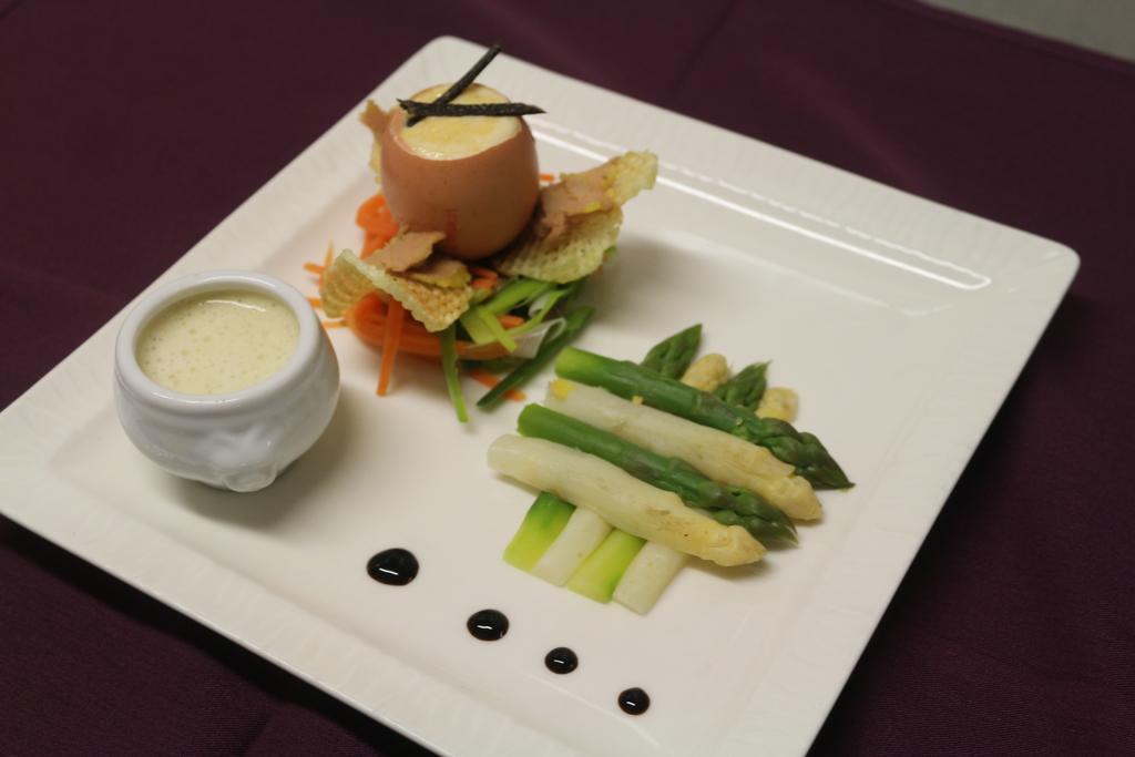 Logis Hotel-Restaurant Le Chene Vert Saint-Pourçain-sur-Sioule 外观 照片