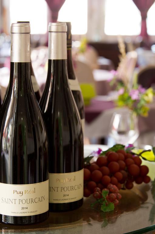 Logis Hotel-Restaurant Le Chene Vert Saint-Pourçain-sur-Sioule 外观 照片