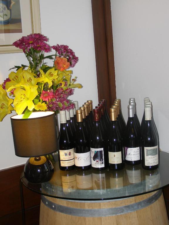 Logis Hotel-Restaurant Le Chene Vert Saint-Pourçain-sur-Sioule 外观 照片