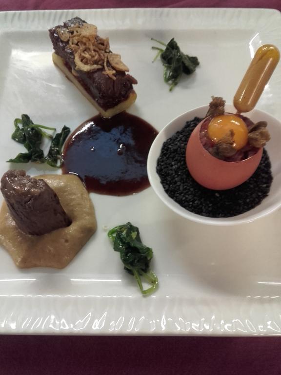 Logis Hotel-Restaurant Le Chene Vert Saint-Pourçain-sur-Sioule 外观 照片